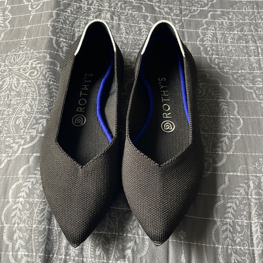 Hardly worn womens the point Rothy’s